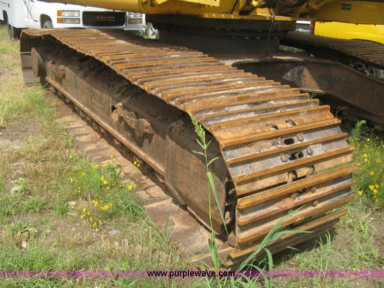 image for item H5410 2003 John Deere 330C LC excavator