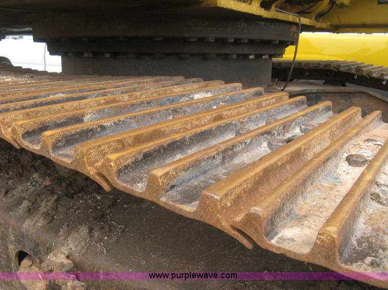 image for item H5410 2003 John Deere 330C LC excavator