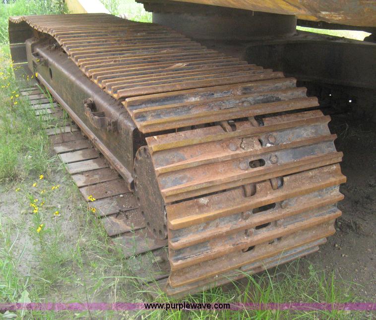 image for item H5410 2003 John Deere 330C LC excavator