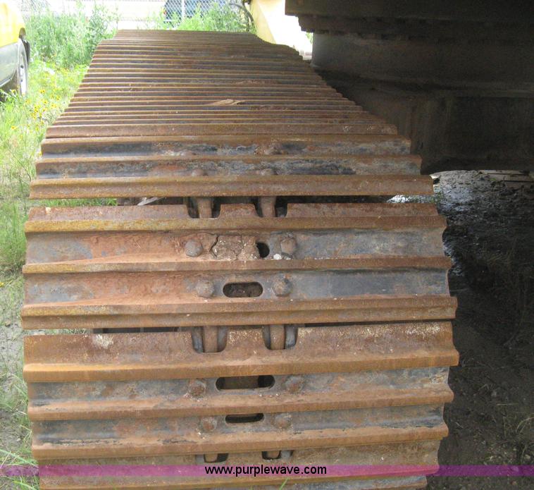 image for item H5410 2003 John Deere 330C LC excavator