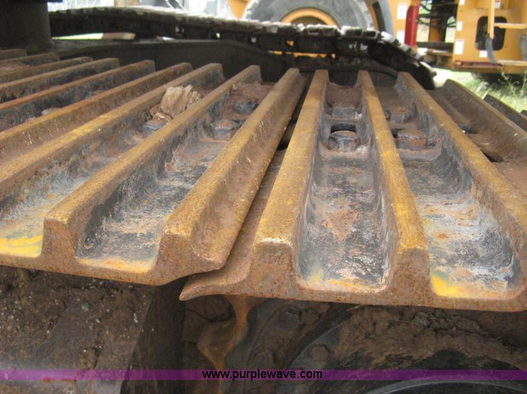 image for item H5410 2003 John Deere 330C LC excavator