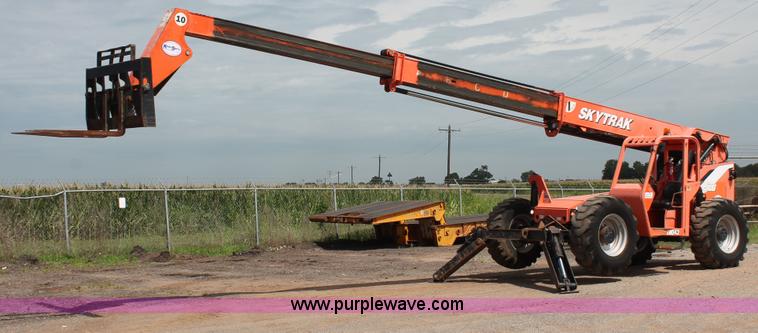 image for item H5638 2007 SkyTrak 10042 telehandler