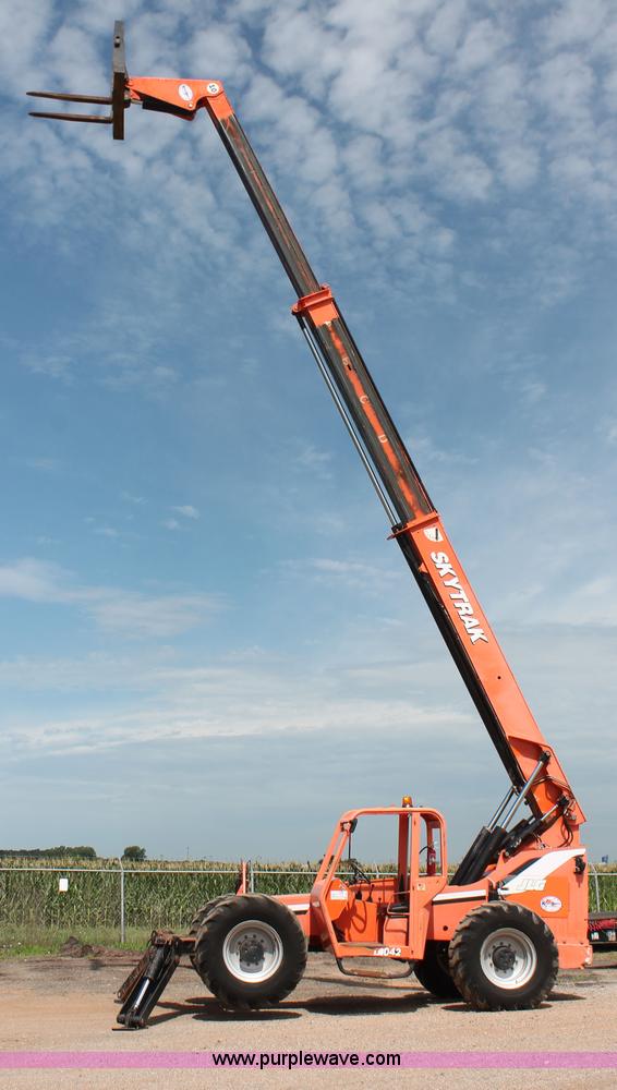 image for item H5638 2007 SkyTrak 10042 telehandler