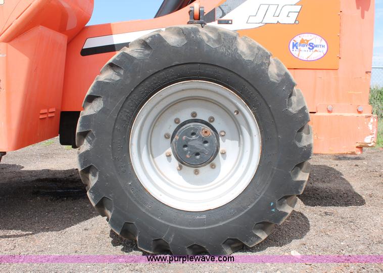 image for item H5638 2007 SkyTrak 10042 telehandler