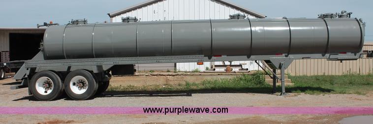 image for item H5639 2013 Roughneck 130 BBL vacuum tank trailer