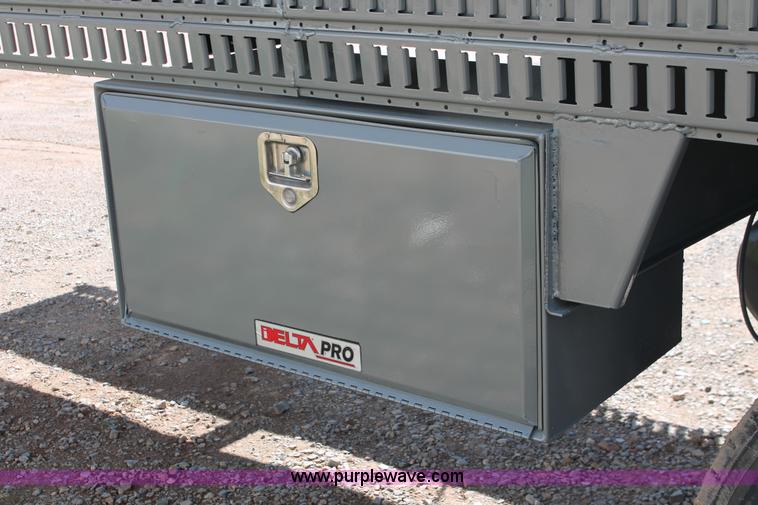 image for item H5639 2013 Roughneck 130 BBL vacuum tank trailer