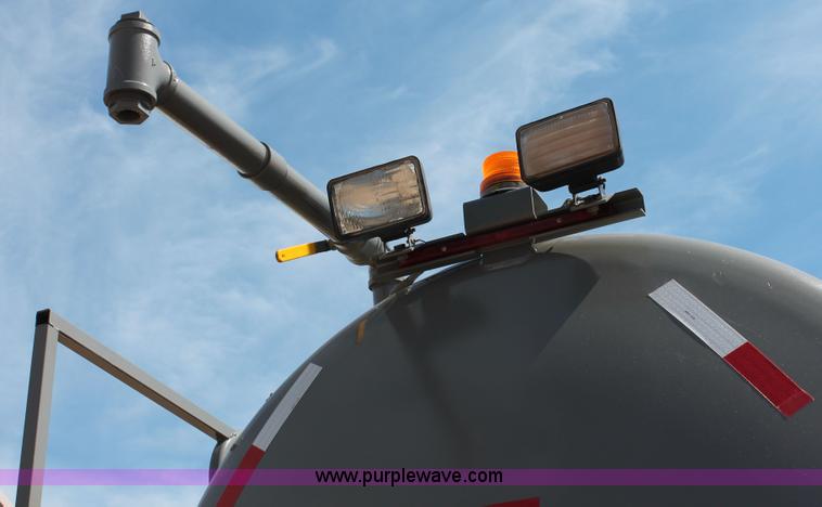 image for item H5639 2013 Roughneck 130 BBL vacuum tank trailer