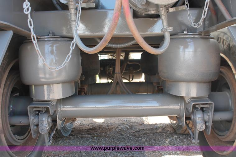 image for item H5639 2013 Roughneck 130 BBL vacuum tank trailer