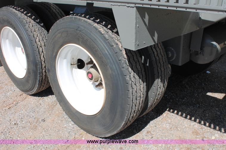 image for item H5639 2013 Roughneck 130 BBL vacuum tank trailer