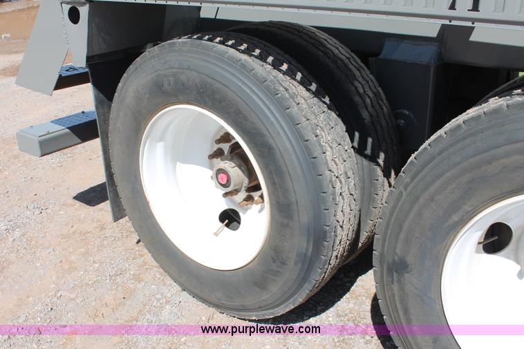 image for item H5639 2013 Roughneck 130 BBL vacuum tank trailer