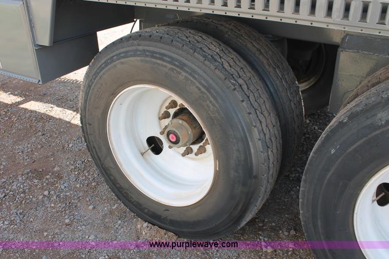 image for item H5639 2013 Roughneck 130 BBL vacuum tank trailer