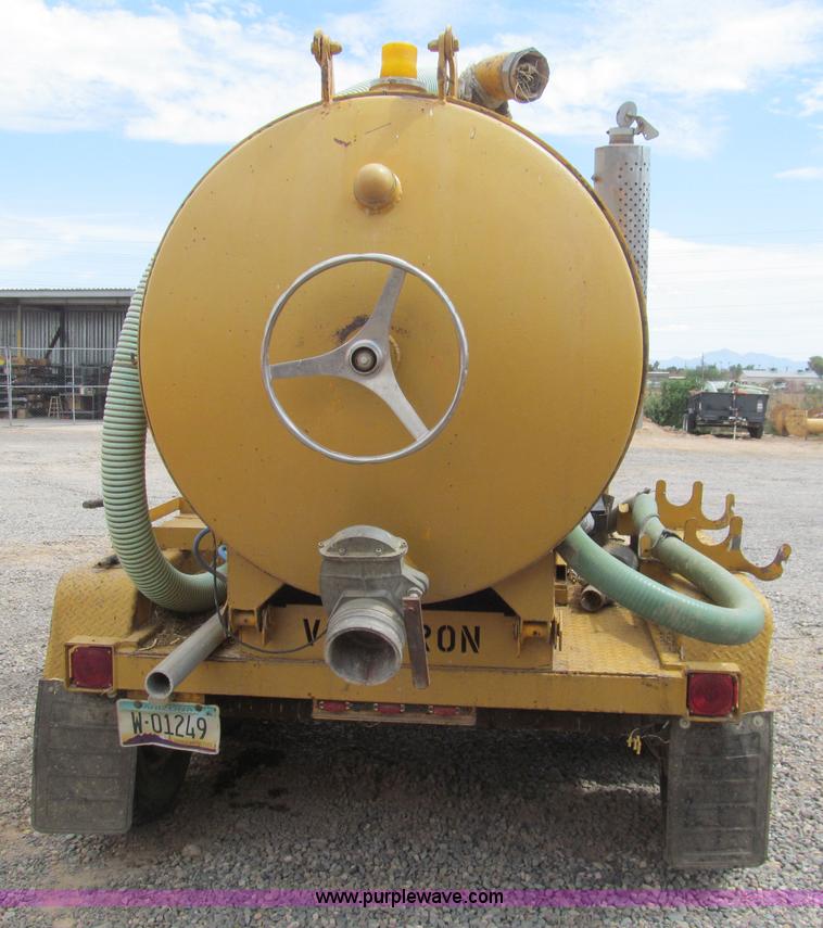 image for item H8917 1999 Vactron PMD-500GT vacuum trailer