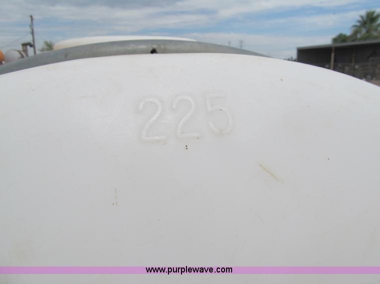 image for item H8917 1999 Vactron PMD-500GT vacuum trailer