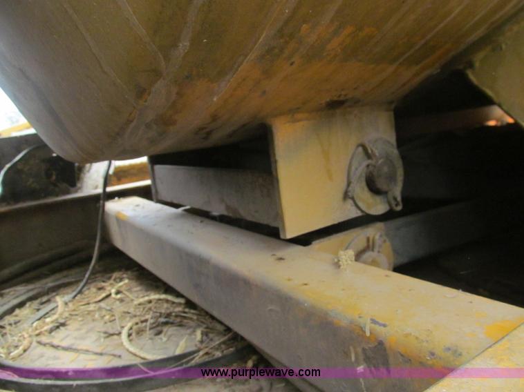 image for item H8917 1999 Vactron PMD-500GT vacuum trailer