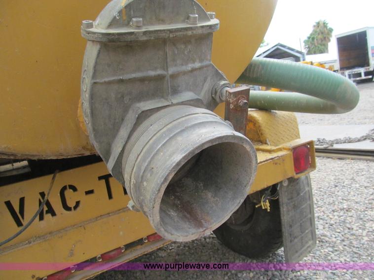 image for item H8917 1999 Vactron PMD-500GT vacuum trailer