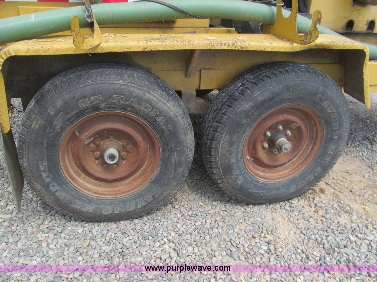 image for item H8917 1999 Vactron PMD-500GT vacuum trailer