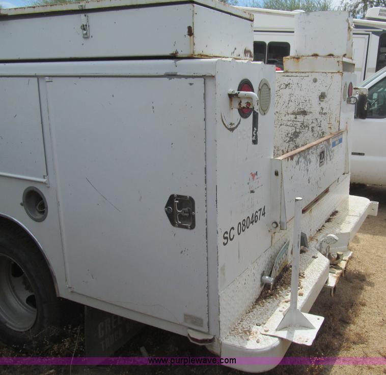image for item H8918 2001 Chevrolet Silverado 3500 utility truck