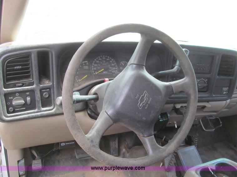 image for item H8918 2001 Chevrolet Silverado 3500 utility truck