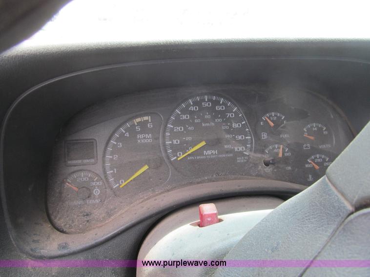 image for item H8918 2001 Chevrolet Silverado 3500 utility truck