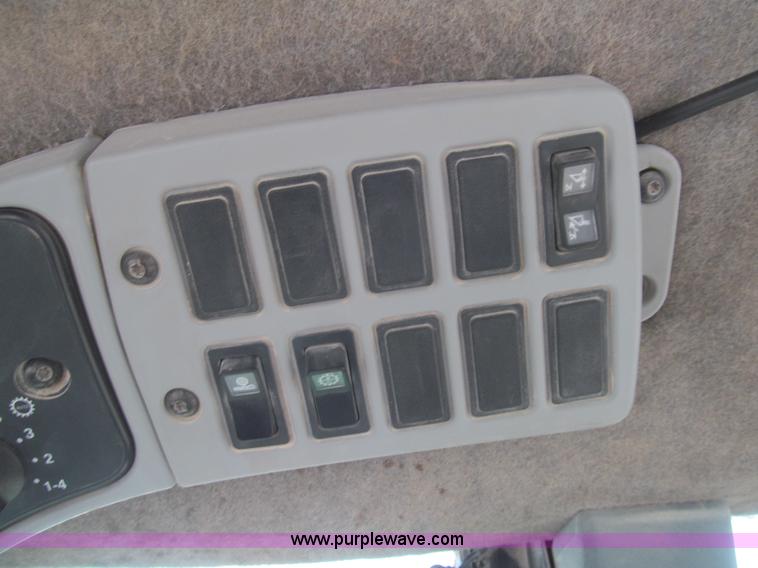 image for item H8940 2004 Caterpillar 980G wheel loader