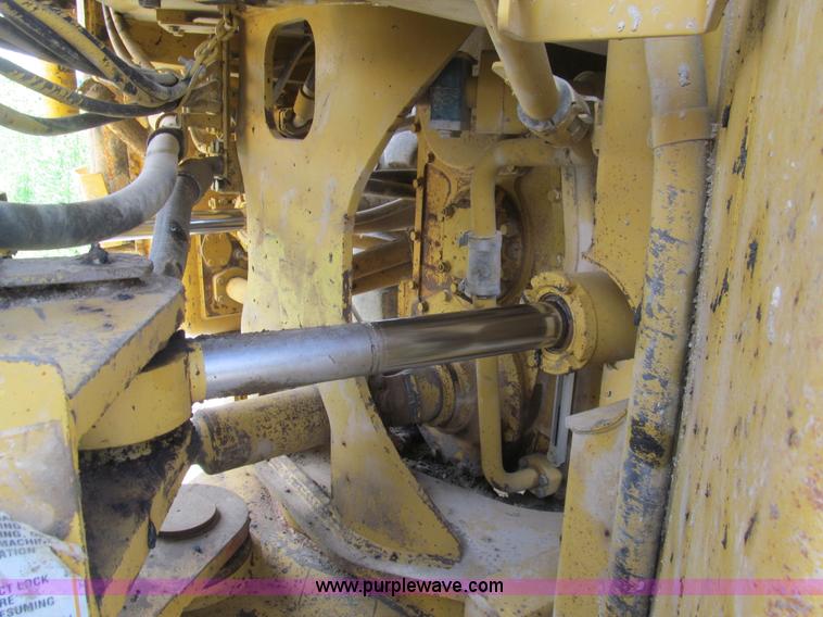 image for item H8940 2004 Caterpillar 980G wheel loader