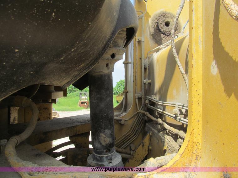 image for item H8940 2004 Caterpillar 980G wheel loader