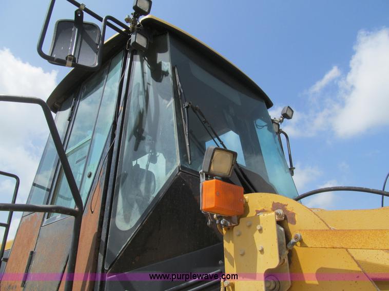 image for item H8940 2004 Caterpillar 980G wheel loader