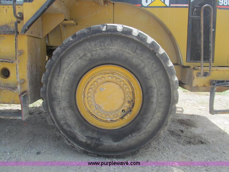 image for item H8940 2004 Caterpillar 980G wheel loader
