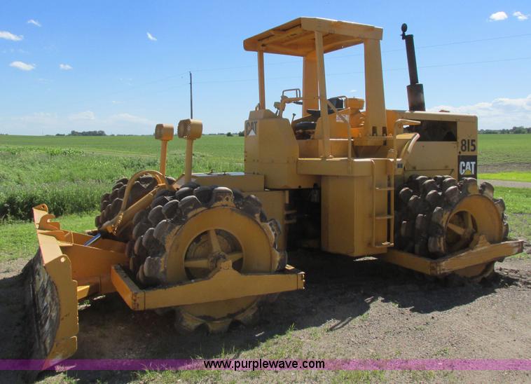 image for item I2506 1971 Caterpillar 815 soil compactor