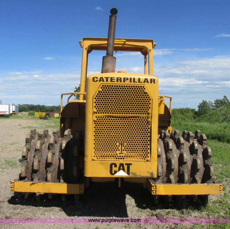 image for item I2506 1971 Caterpillar 815 soil compactor