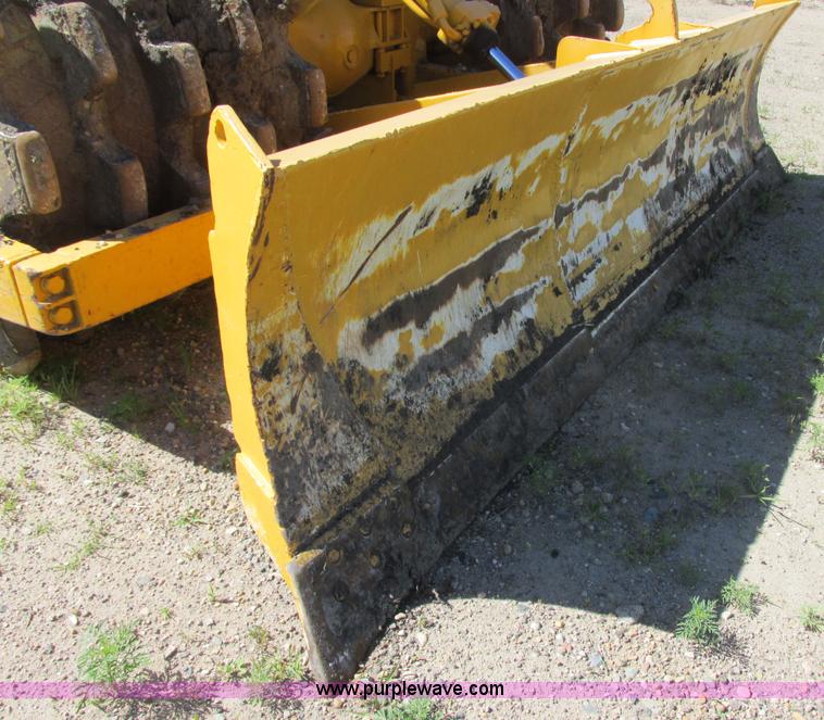 image for item I2506 1971 Caterpillar 815 soil compactor
