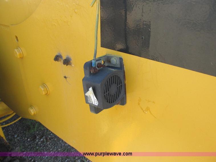 image for item I2506 1971 Caterpillar 815 soil compactor