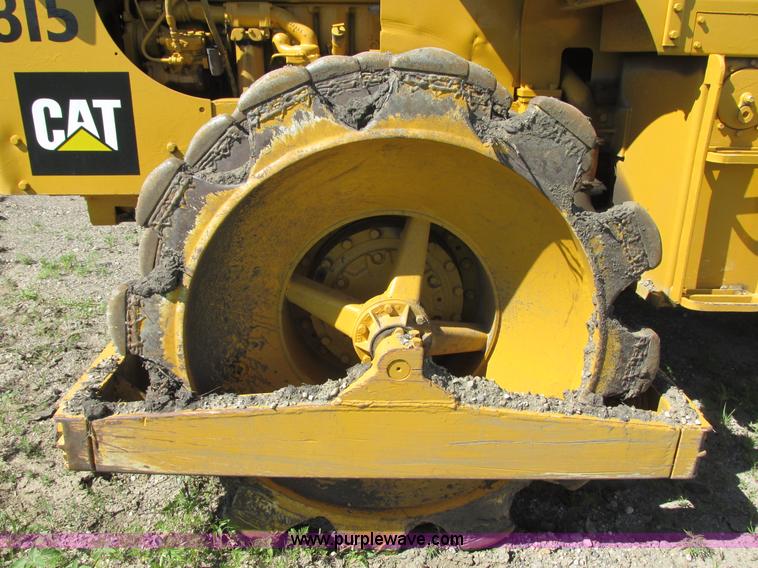 image for item I2506 1971 Caterpillar 815 soil compactor