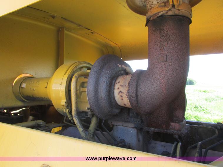 image for item I2506 1971 Caterpillar 815 soil compactor