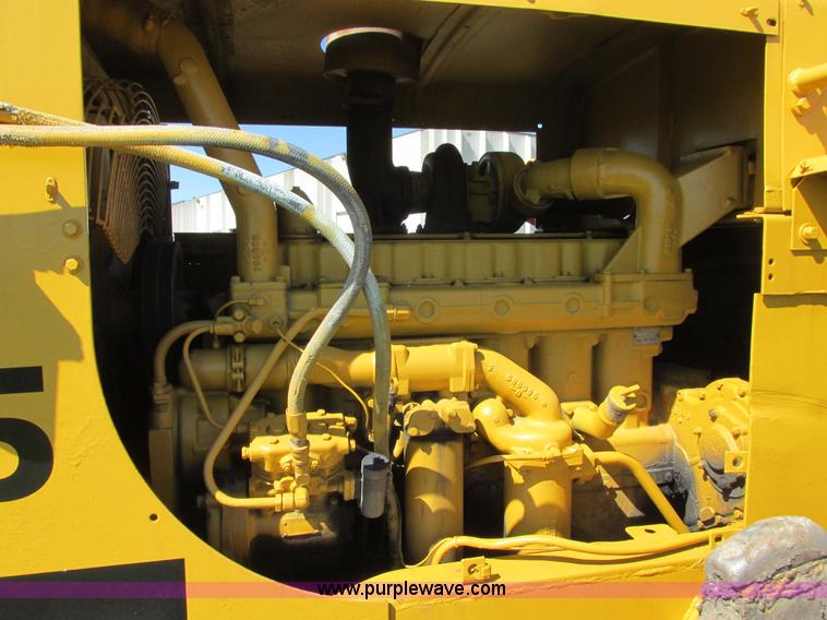 image for item I2506 1971 Caterpillar 815 soil compactor