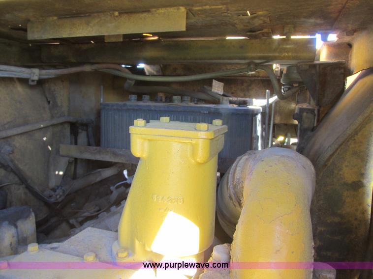 image for item I2506 1971 Caterpillar 815 soil compactor