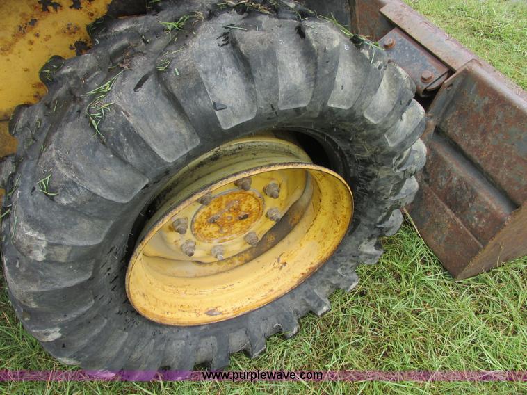 image for item I2528 1996 New Holland LX665 Turbo skid steer