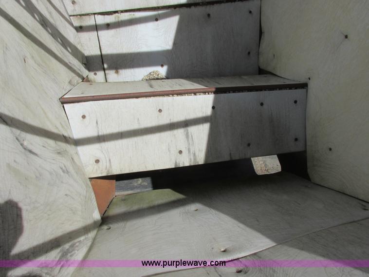 image for item I2542 Felco Bedding aggregate conveyor