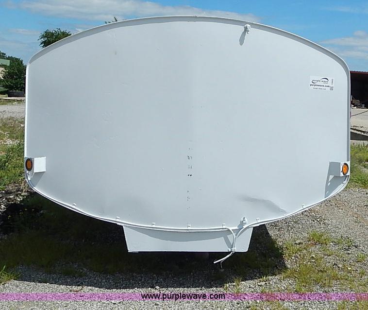 image for item I3563 United 4,000 gallon water truck tank