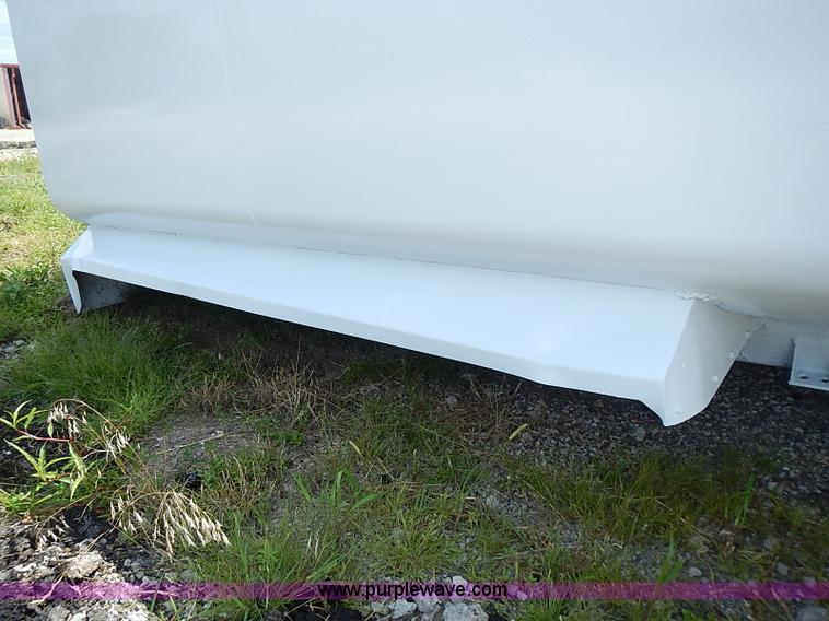 image for item I3563 United 4,000 gallon water truck tank