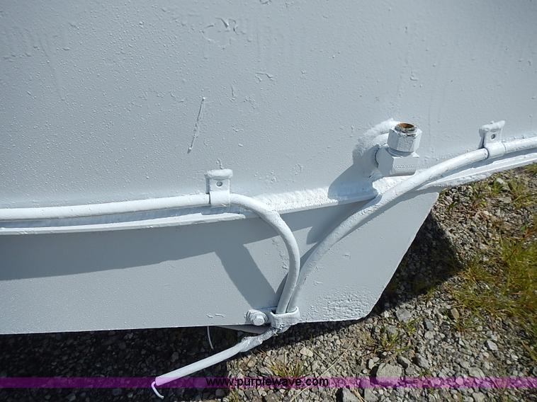 image for item I3563 United 4,000 gallon water truck tank