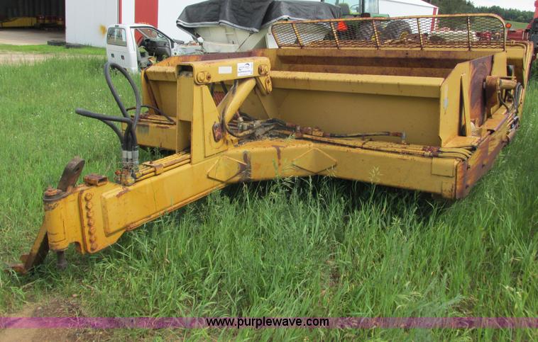 image for item I3885 Reynolds 14C hydraulic pull scraper