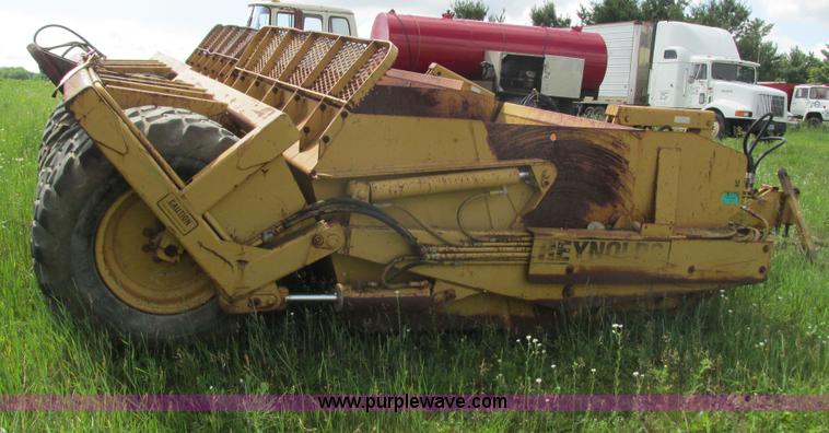 image for item I3885 Reynolds 14C hydraulic pull scraper