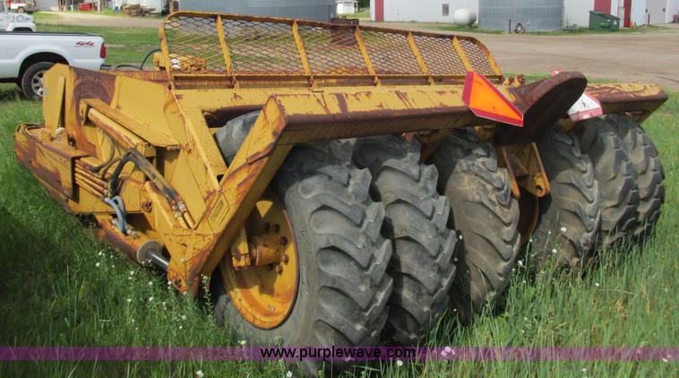 image for item I3885 Reynolds 14C hydraulic pull scraper