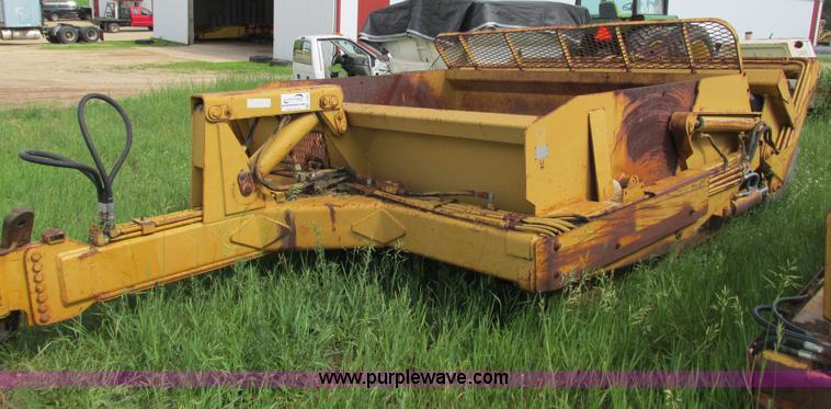 image for item I3885 Reynolds 14C hydraulic pull scraper