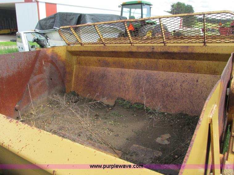 image for item I3885 Reynolds 14C hydraulic pull scraper