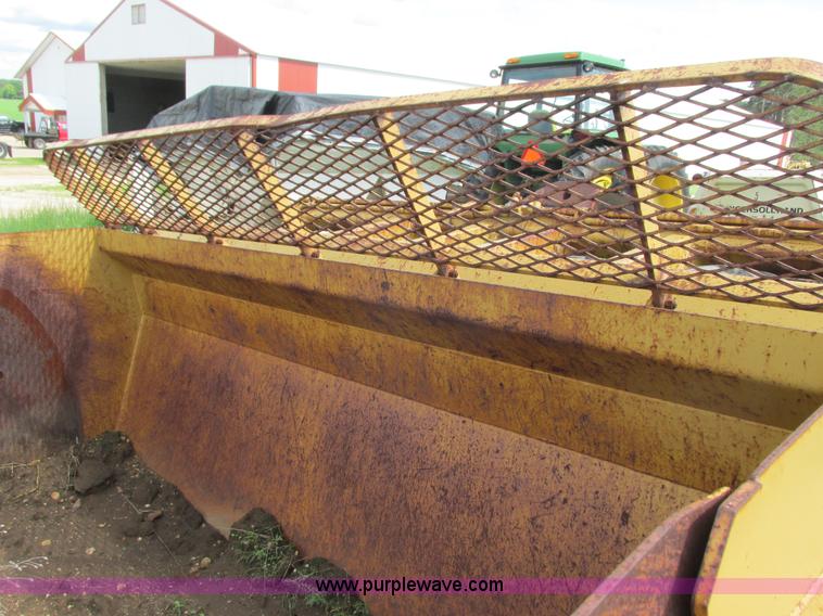 image for item I3885 Reynolds 14C hydraulic pull scraper