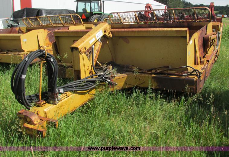 image for item I3886 Reynolds 14C hydraulic pull scraper