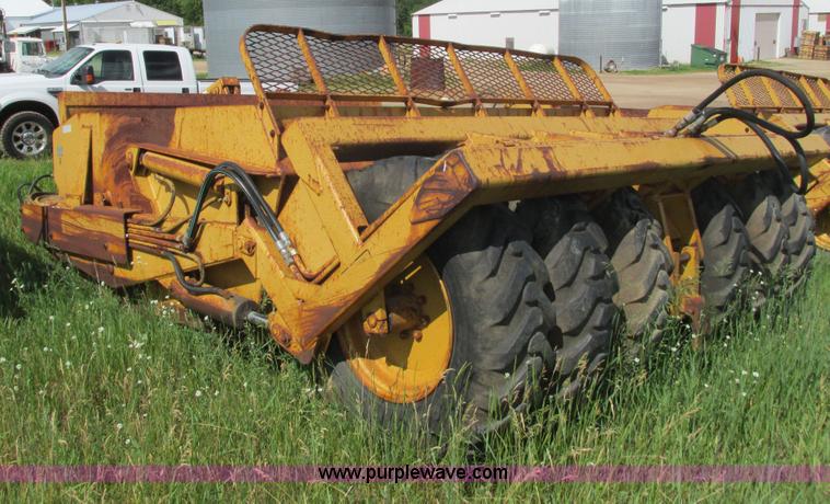 image for item I3886 Reynolds 14C hydraulic pull scraper