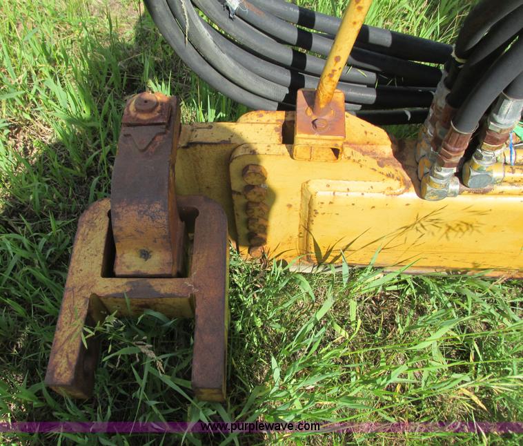 image for item I3886 Reynolds 14C hydraulic pull scraper